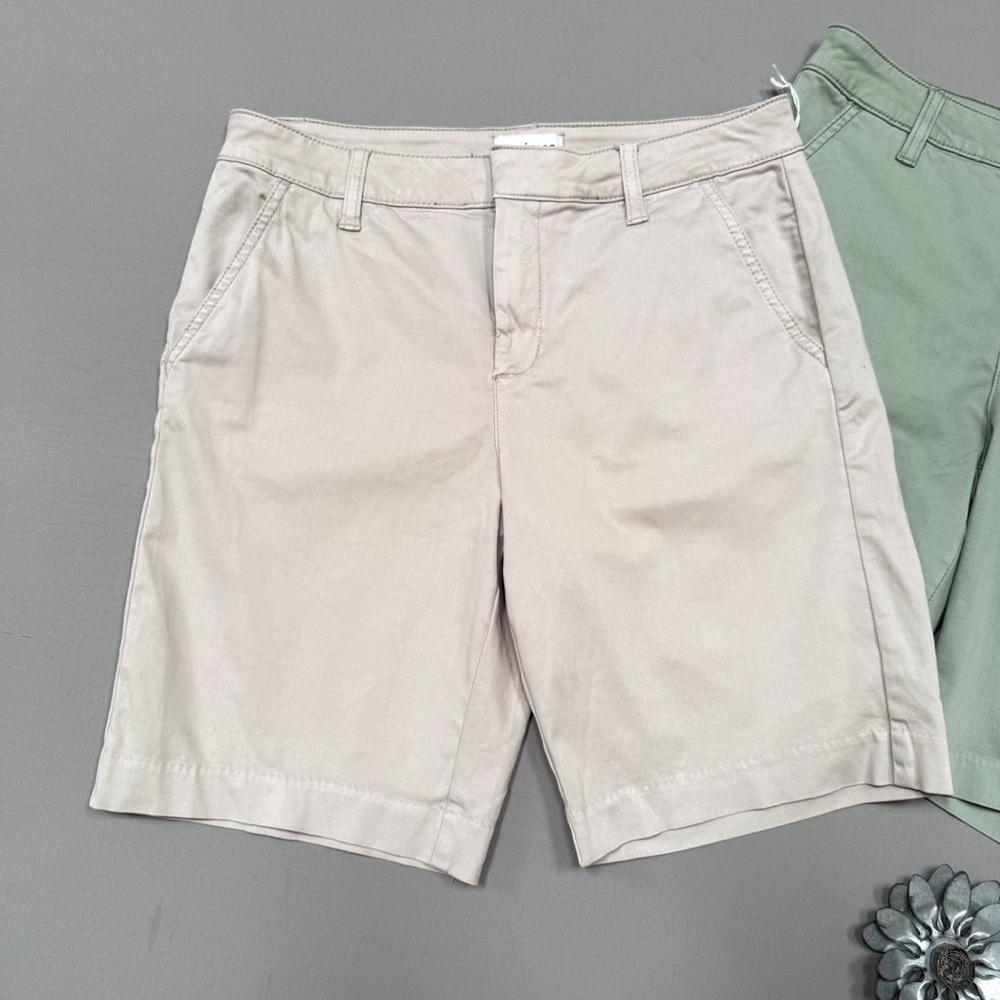 NWT! Wantable bundle of 2 Meritage shorts, 9” inseam, women’s size 6. - Picture 2 of 8